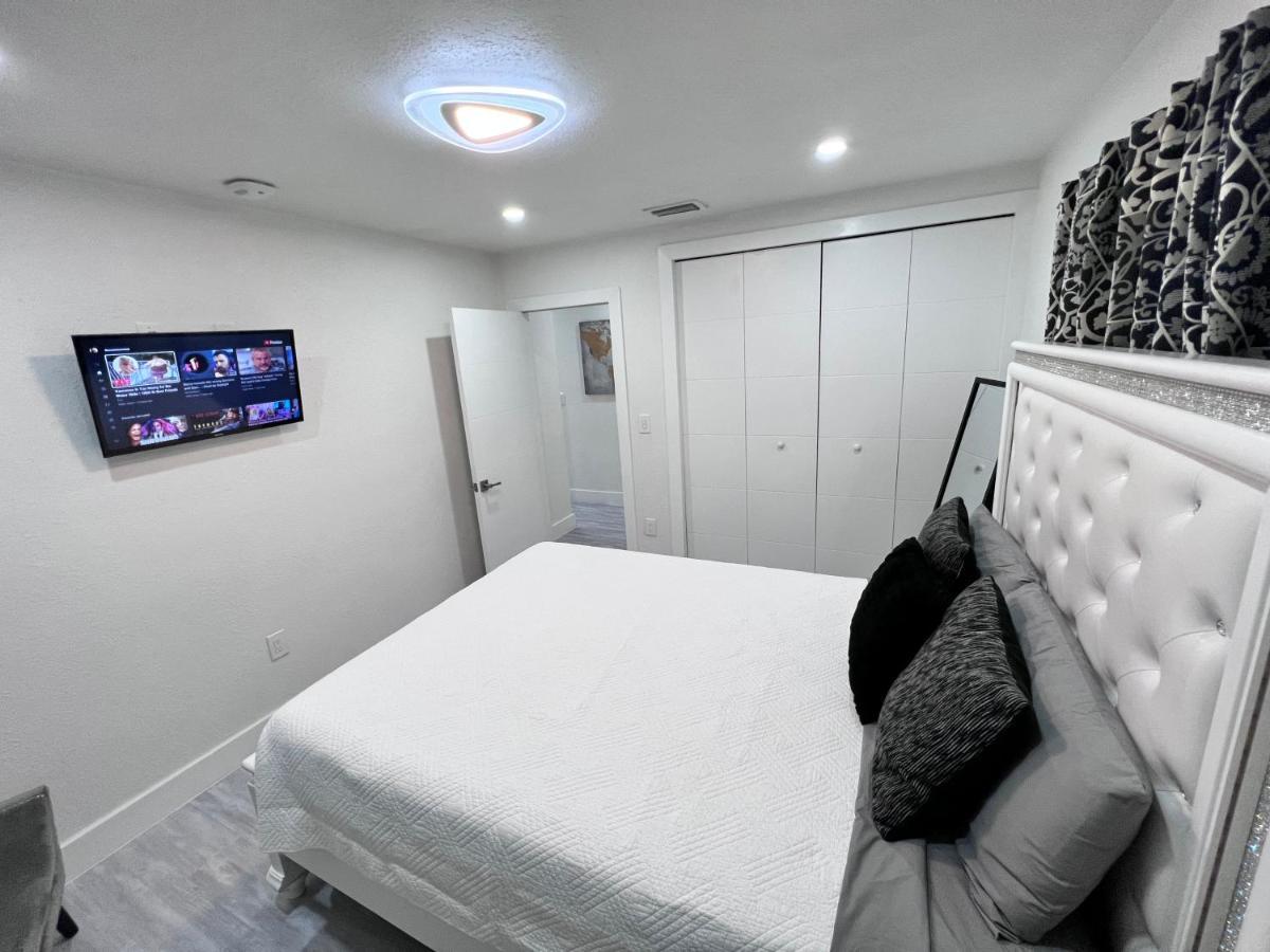 Stylish 2 Bedrooms Apartment By Miami International Airport エクステリア 写真