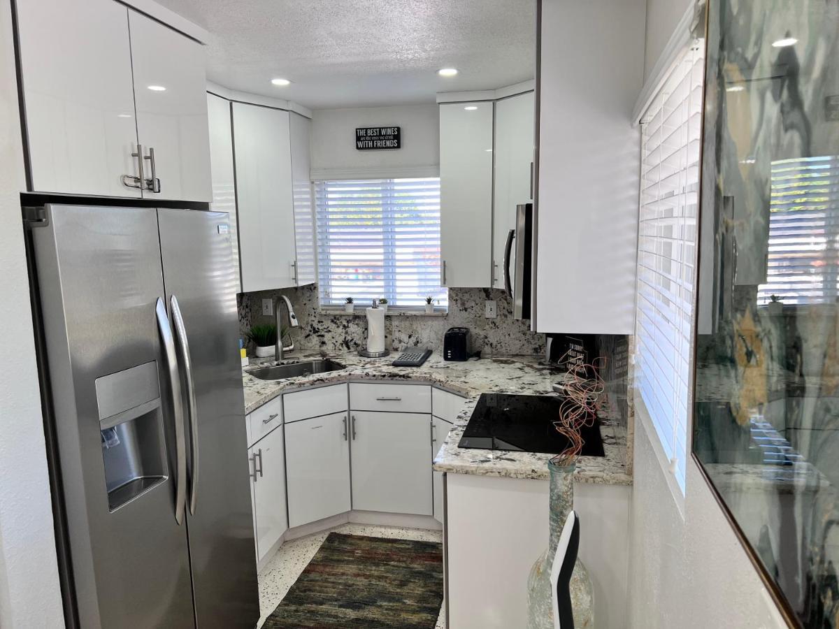 Stylish 2 Bedrooms Apartment By Miami International Airport エクステリア 写真